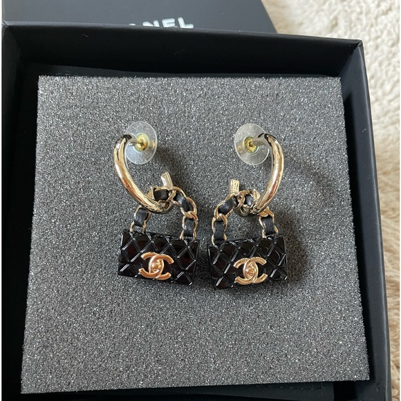 Chanel 23C earrings - Picture 1 of 3